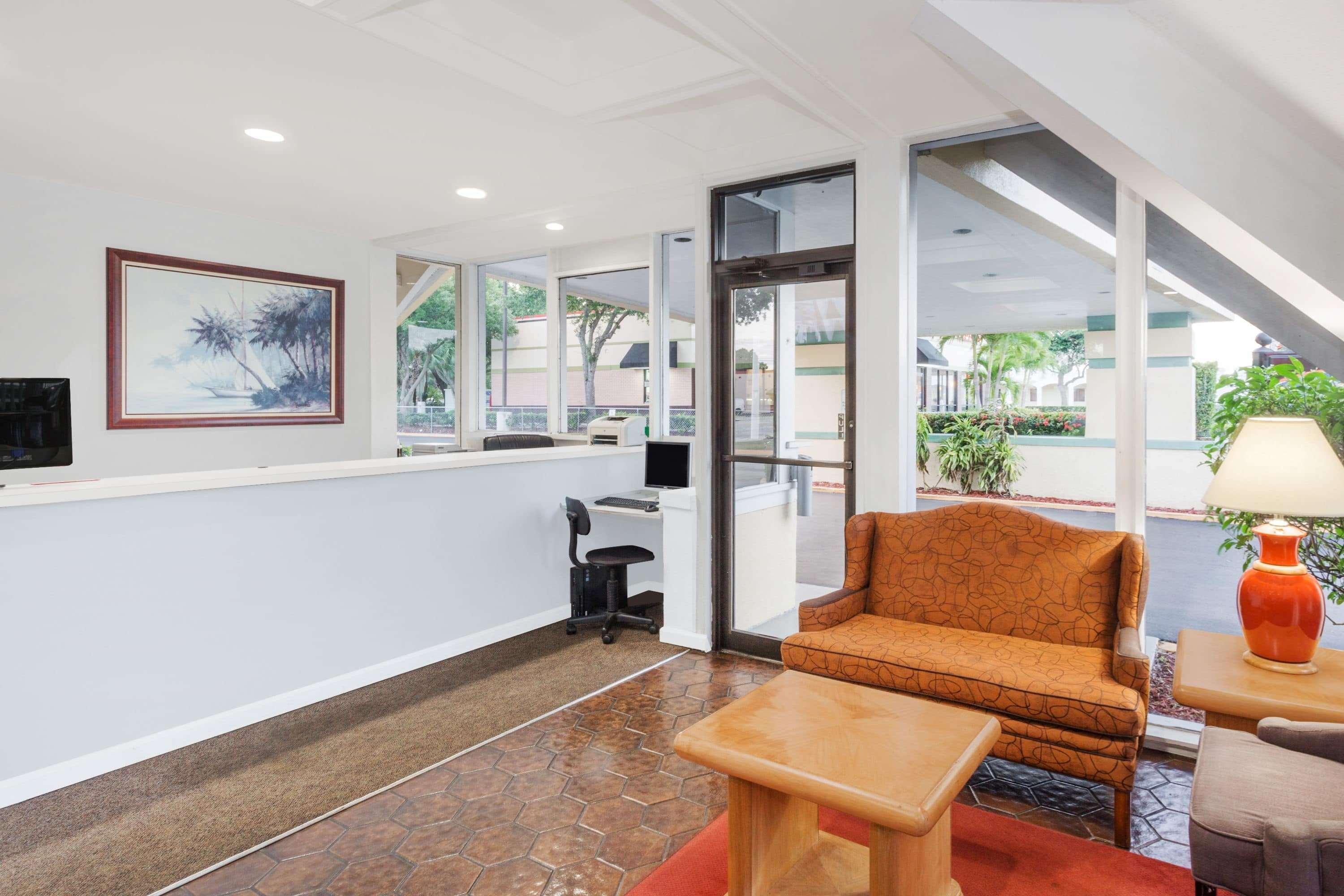 Howard Johnson By Wyndham Vero Beach / Downtown Exterior foto